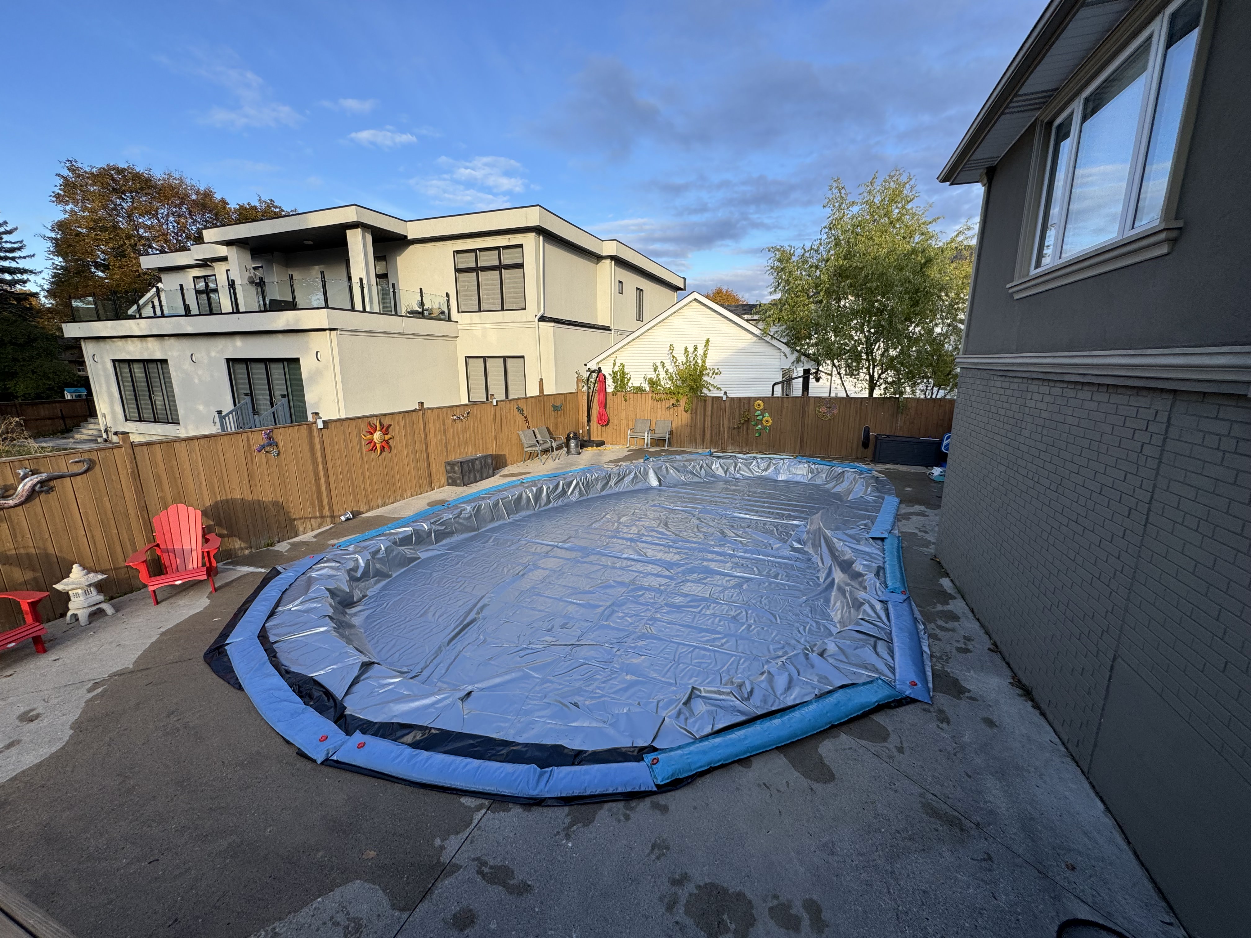 Pool closing service